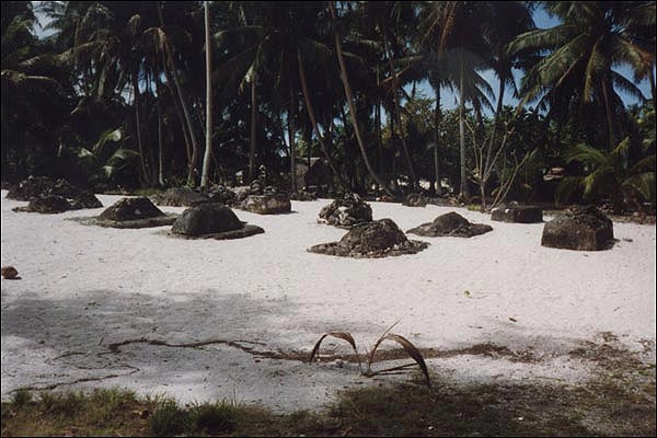 Groby rodzinne - atol Palmerston (Cook Island)