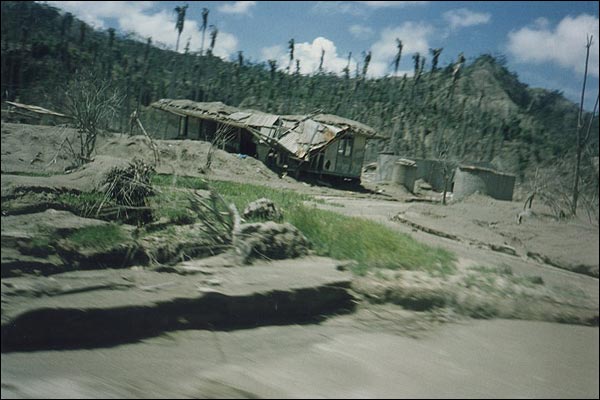 Papua Nowa Gwinea, Rabaul wszystko zniszczone