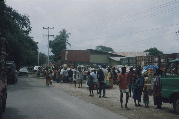 Kokopo, uciekinierzy z Rabaul, po wybuchu wulkanu