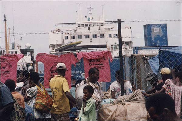 Kokopo, uciekinierzy z Rabaul, po wybuchu wulkanu